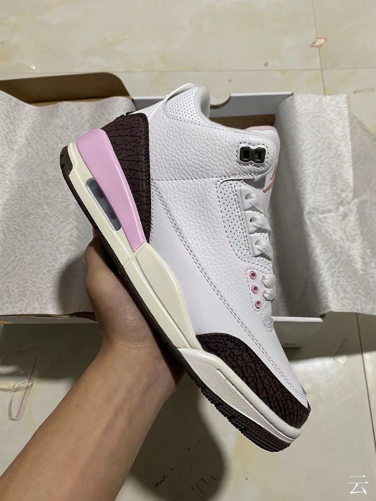 AIR JORDAN 3 RETRO "DARK MOCHA"