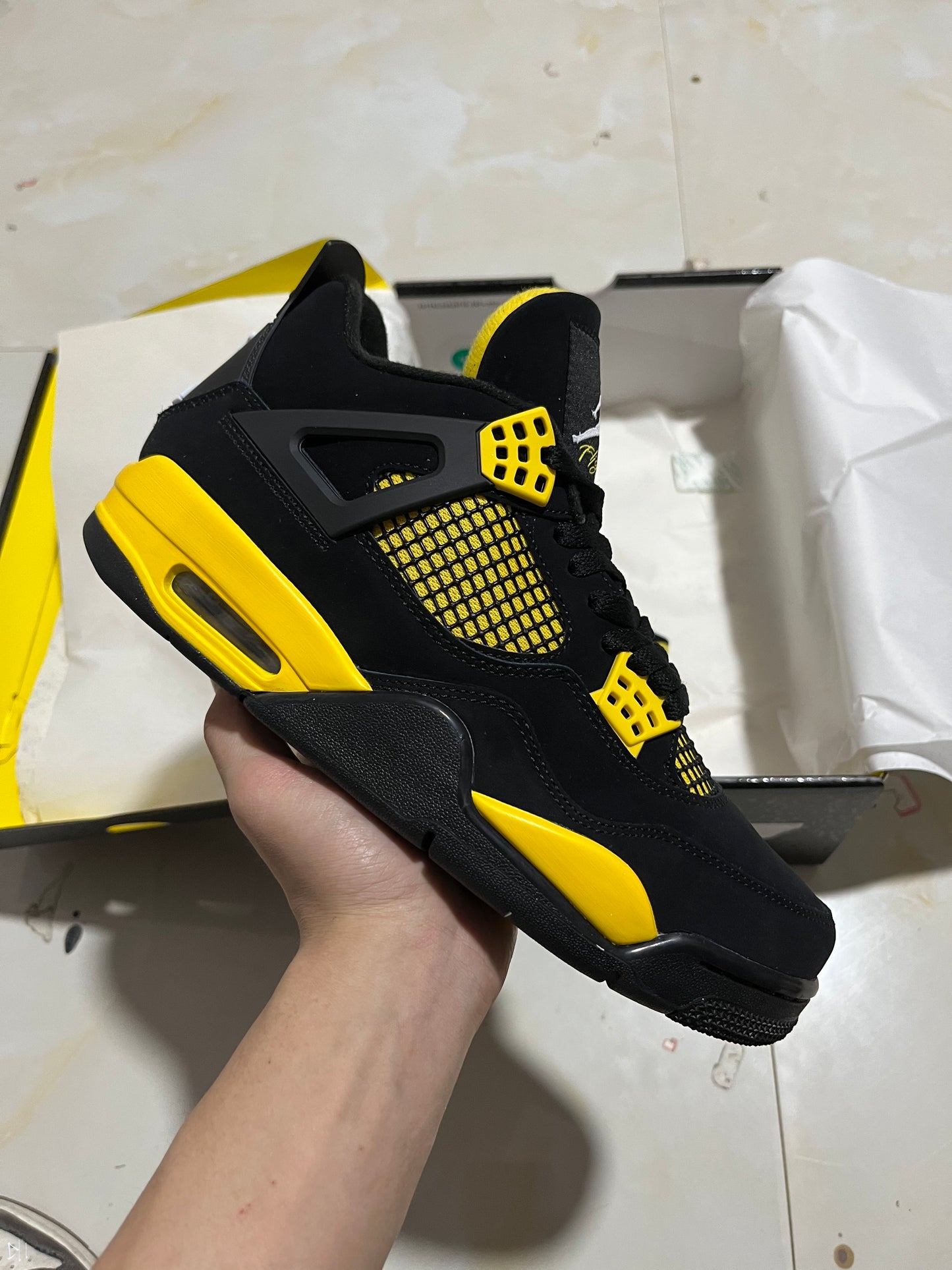 RETRO 4 "YELLOW THUNDER"