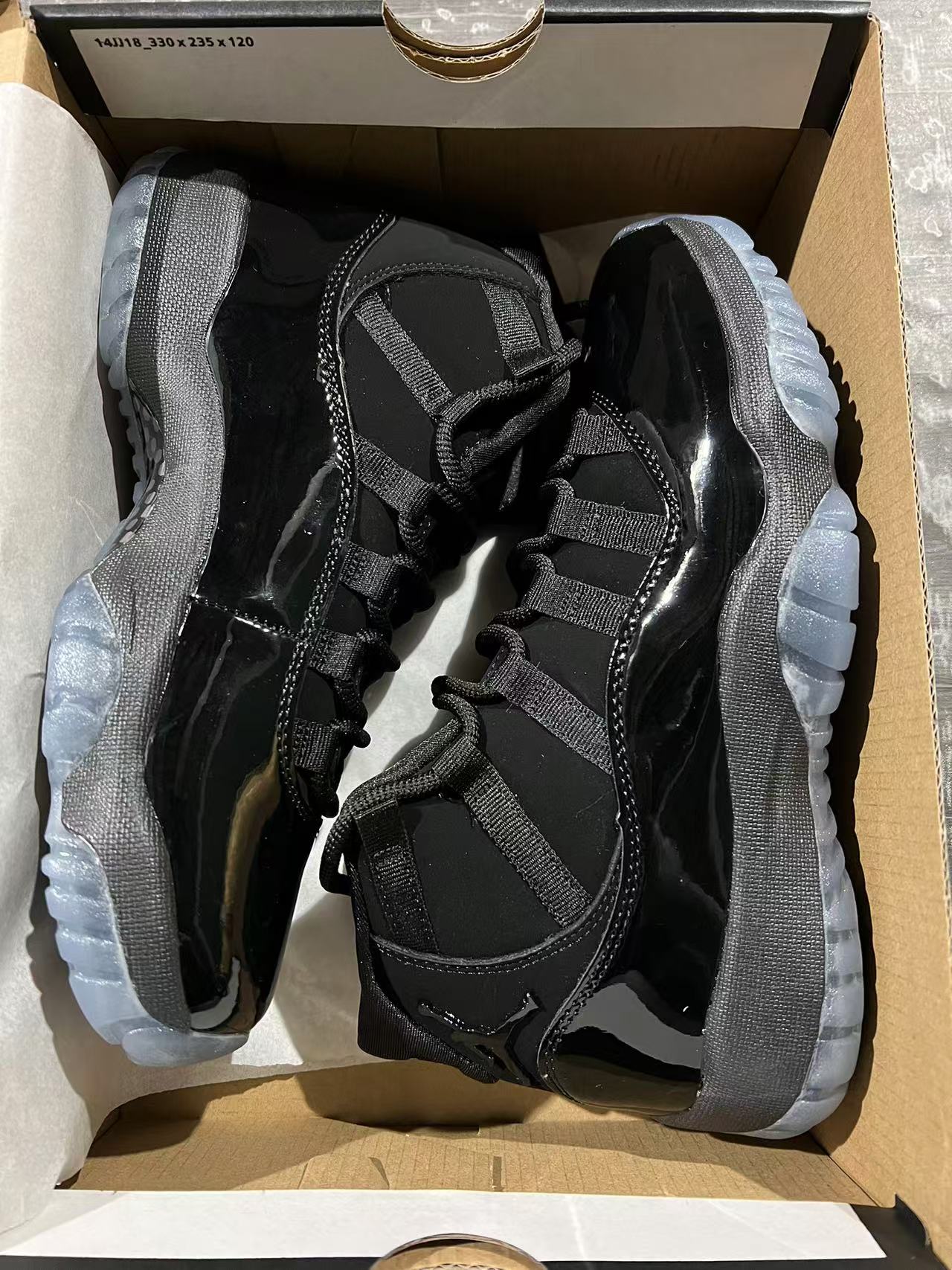 AIR JORDAN 11 “CAP AND GOWN”