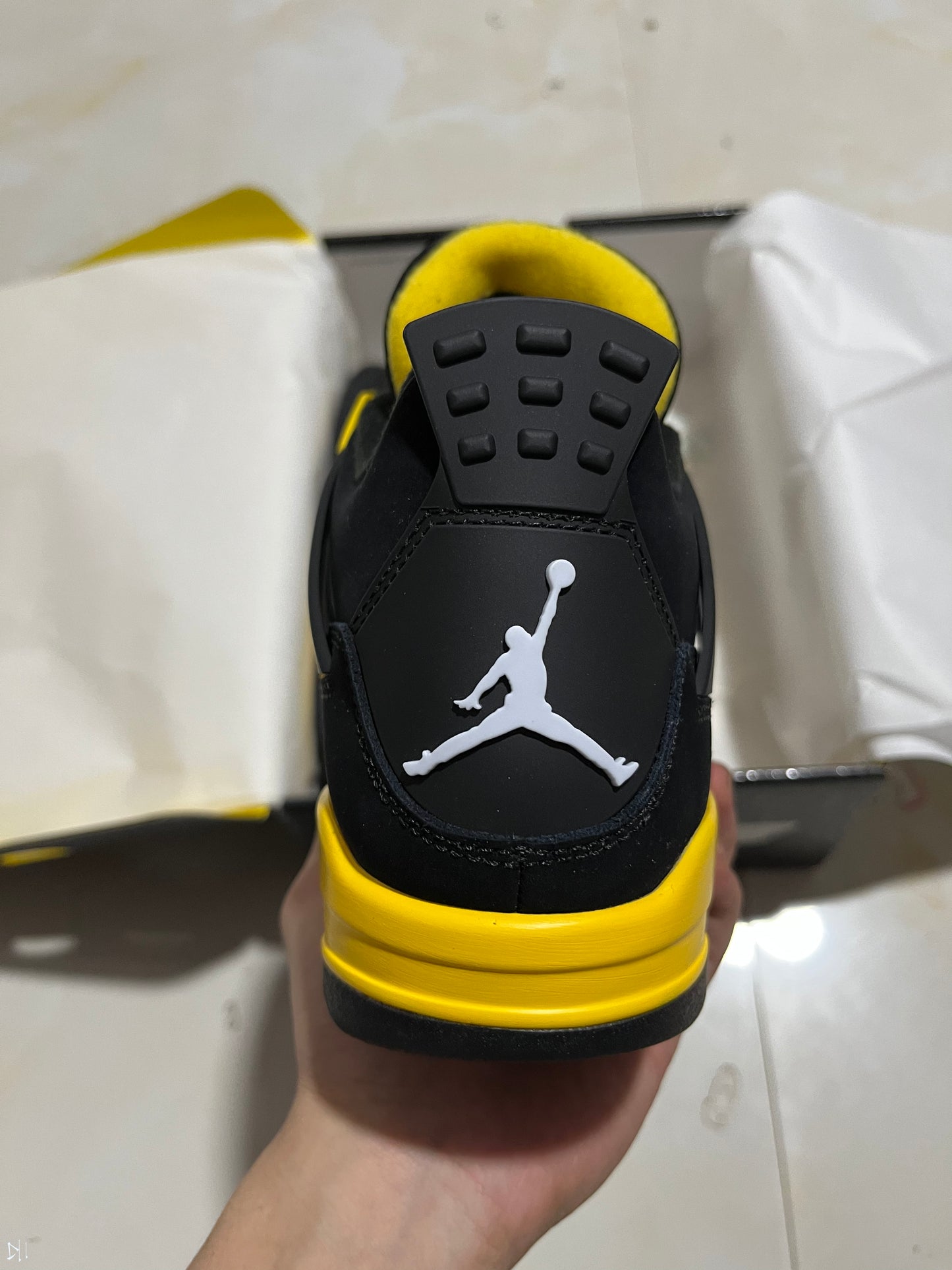 RETRO 4 "YELLOW THUNDER"