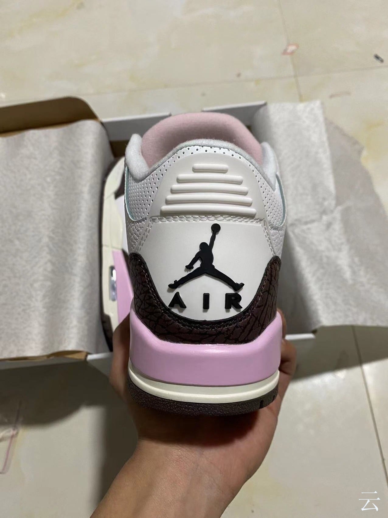 AIR JORDAN 3 RETRO "DARK MOCHA"