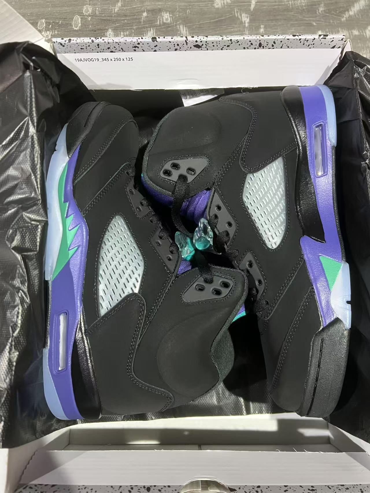 AIR JORDAN 5 RETRO “GRAPE”
