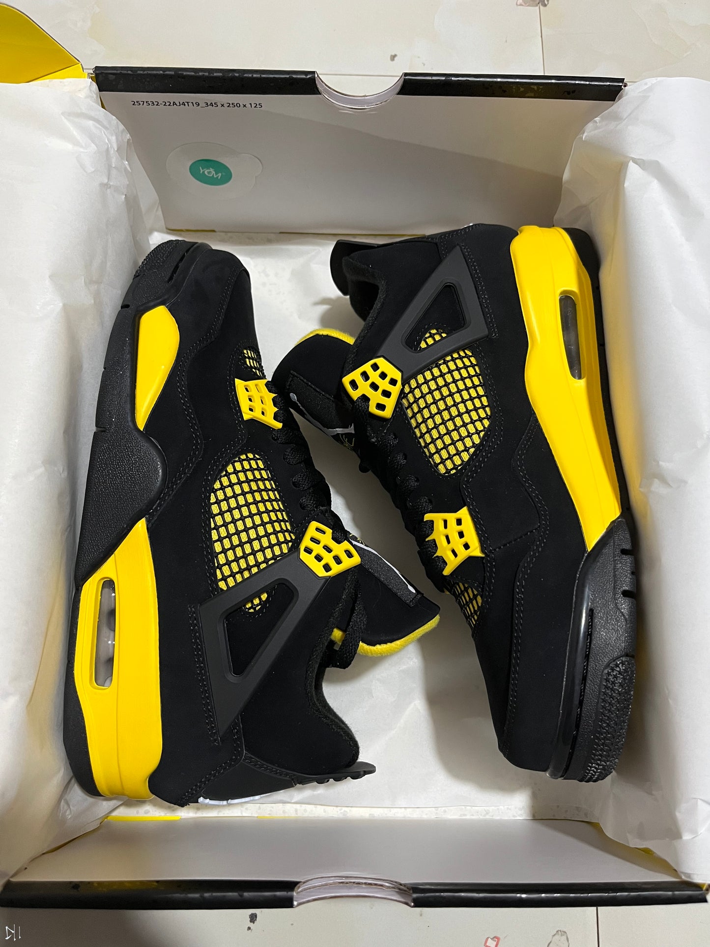 RETRO 4 "YELLOW THUNDER"