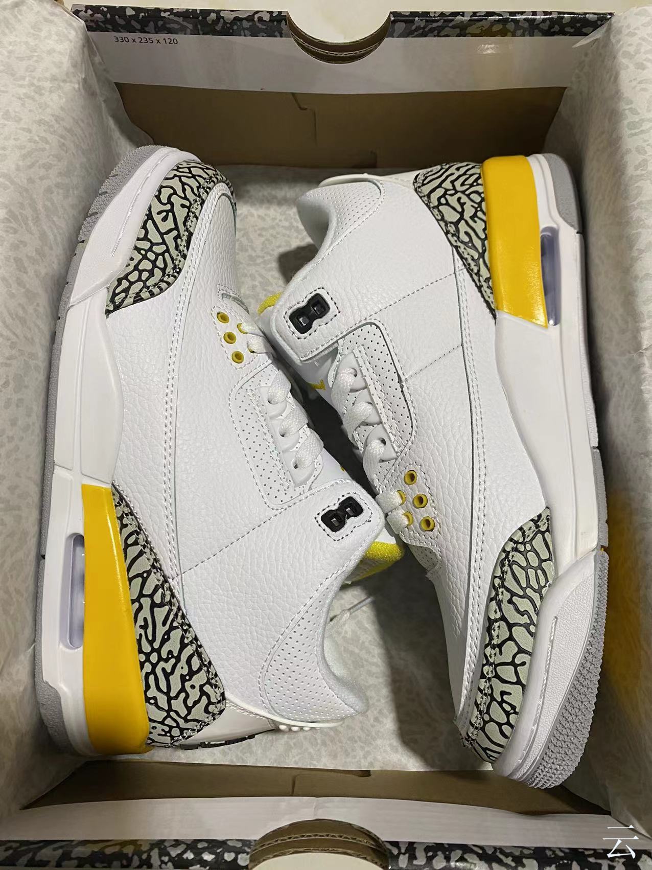 AIR JORDAN 3 RETRO "LASER ORANGE"