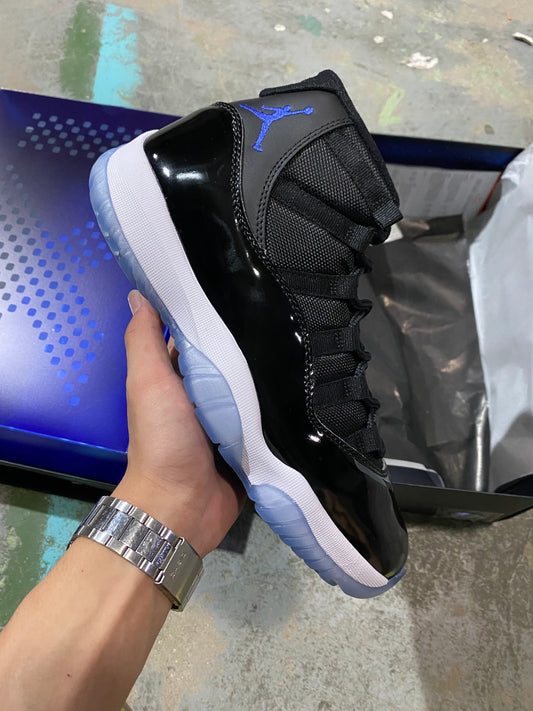 AIR JORDAN 11 "SPACE JAM"