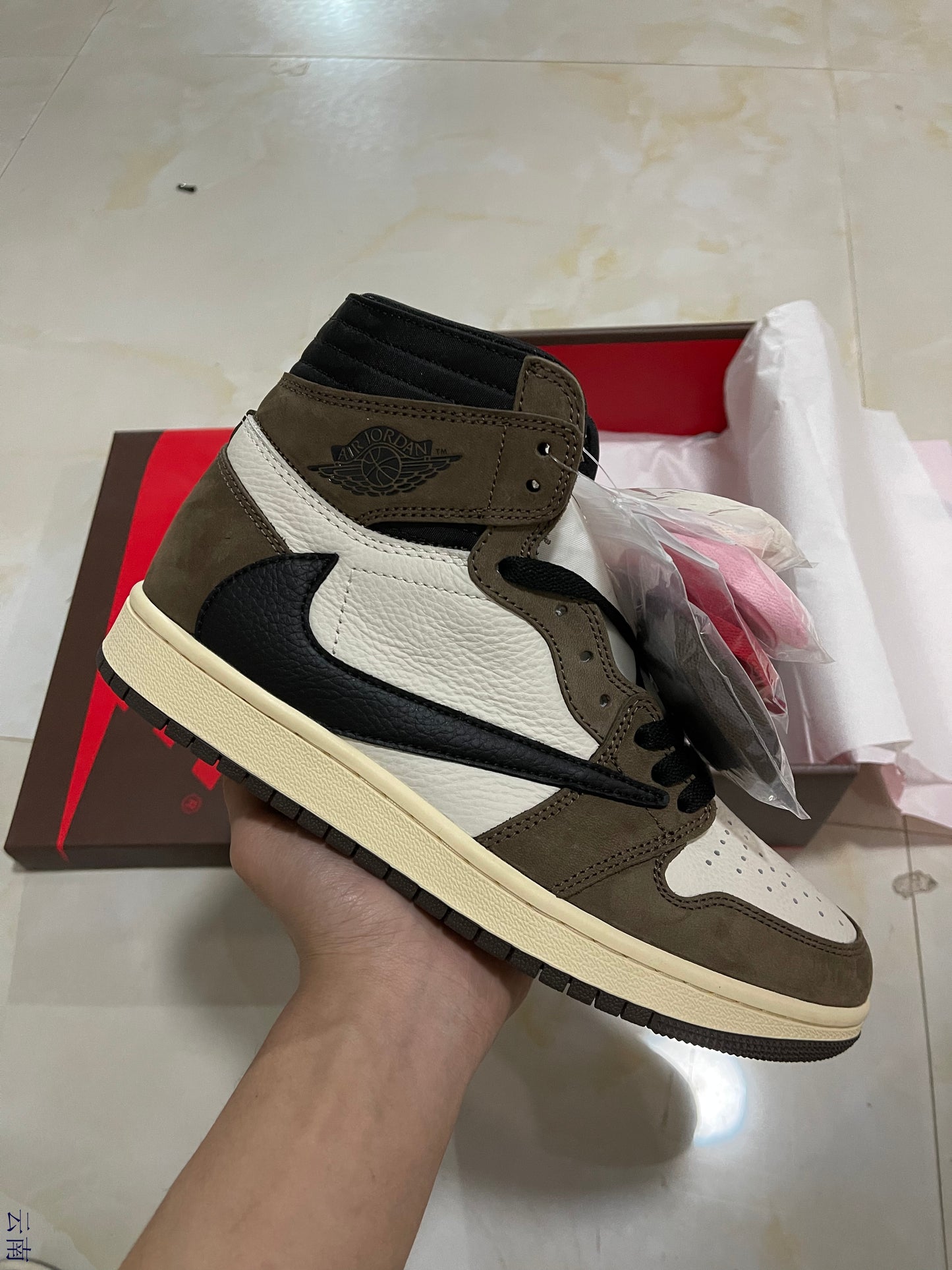 JORDAN RETRO 1 "TRAVIS SCOTT