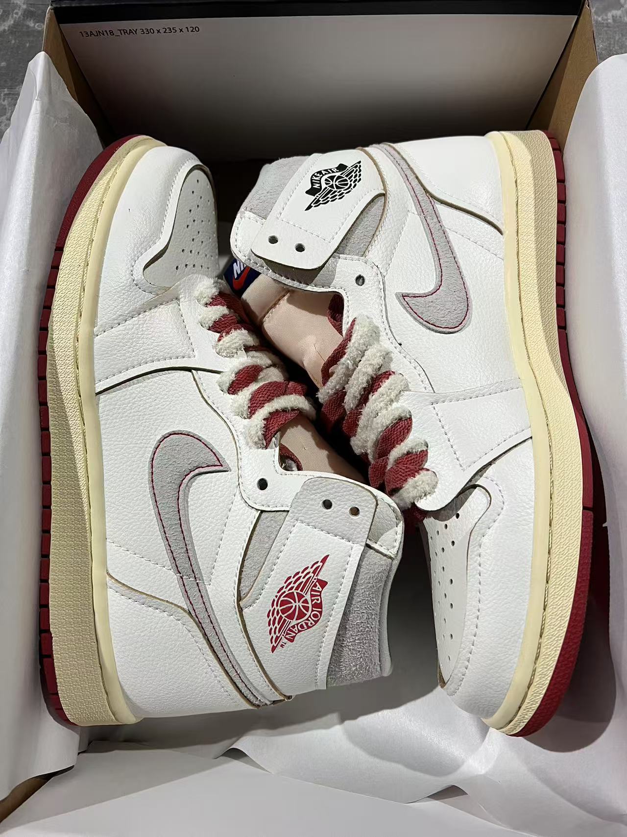 AIR JORDAN 1 HIGH OG RARE AIR “CINNABAR”